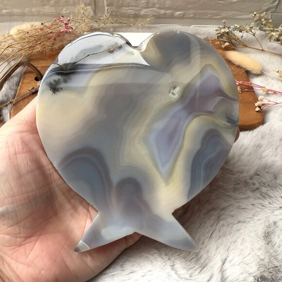 Gorgeous Amethyst with Agate Angel Wings Carving - Picture 4 of 8